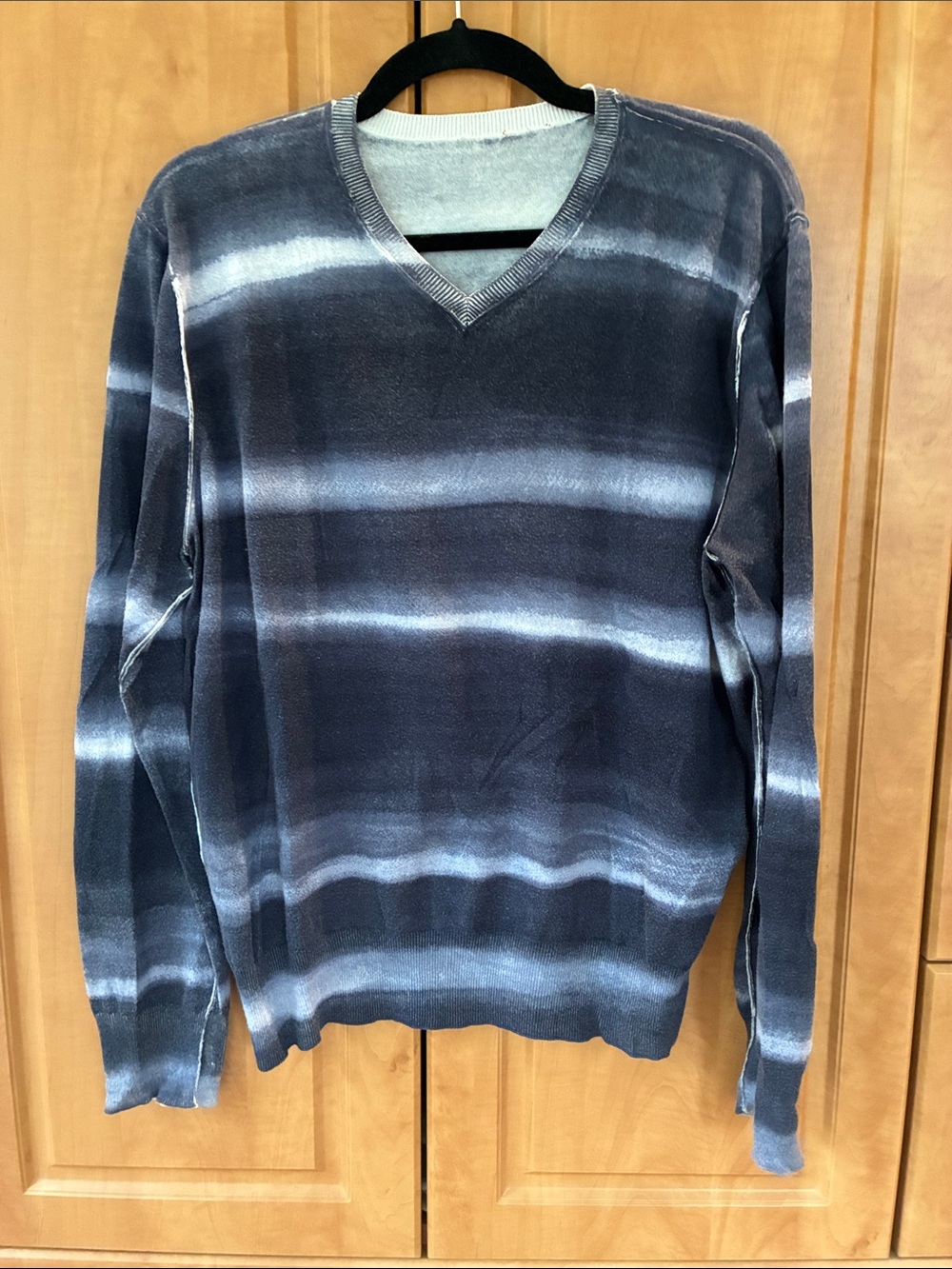 Banana Republic Men's V-Neck tiedye denim Sweater in Navy and Gray/white tones